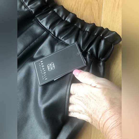 Bagatelle High Rise Faux Leather Shorts with Pockets in Black Size Small NWT - Picture 8 of 12